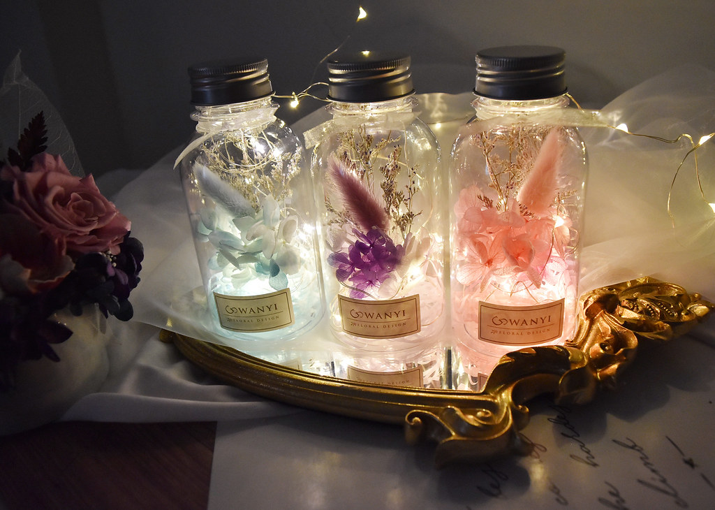 向日葵畢業小花罐 畢業禮物 永生花  乾燥花 向日葵 小夜燈康乃馨 - 乾燥花/永生花 - 植物．花 紅色