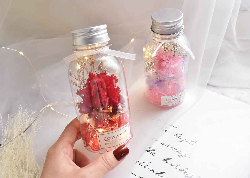 向日葵畢業小花罐 畢業禮物 永生花  乾燥花 向日葵 小夜燈康乃馨 - 乾燥花/永生花 - 植物．花 紅色