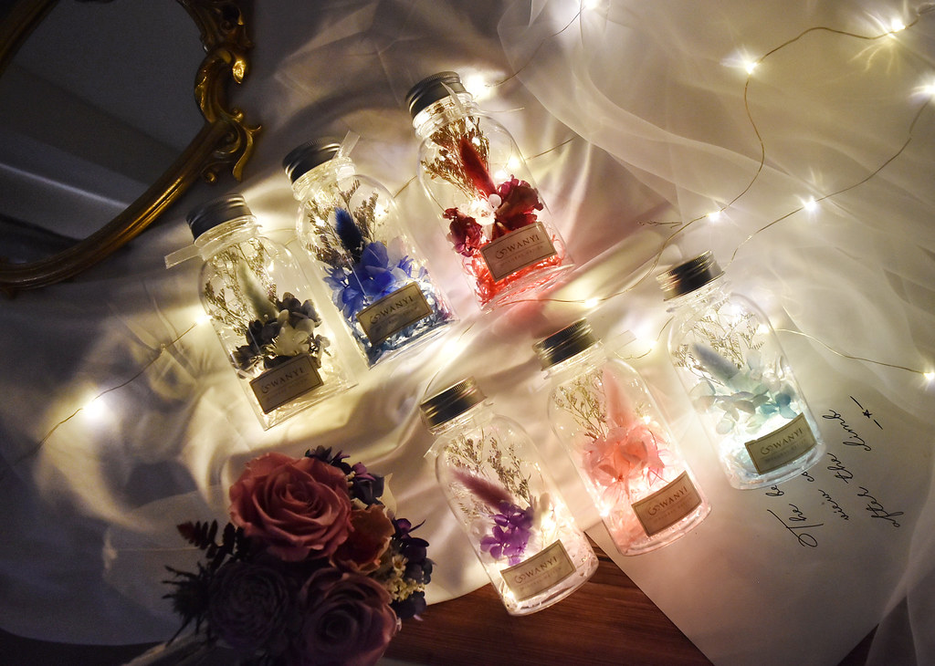 向日葵畢業小花罐 畢業禮物 永生花  乾燥花 向日葵 小夜燈康乃馨 - 乾燥花/永生花 - 植物．花 紅色