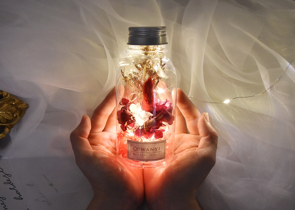 向日葵畢業小花罐 畢業禮物 永生花  乾燥花 向日葵 小夜燈康乃馨 - 乾燥花/永生花 - 植物．花 紅色