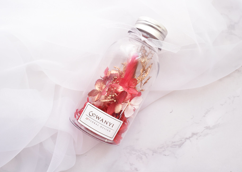 向日葵畢業小花罐 畢業禮物 永生花  乾燥花 向日葵 小夜燈康乃馨 - 乾燥花/永生花 - 植物．花 紅色