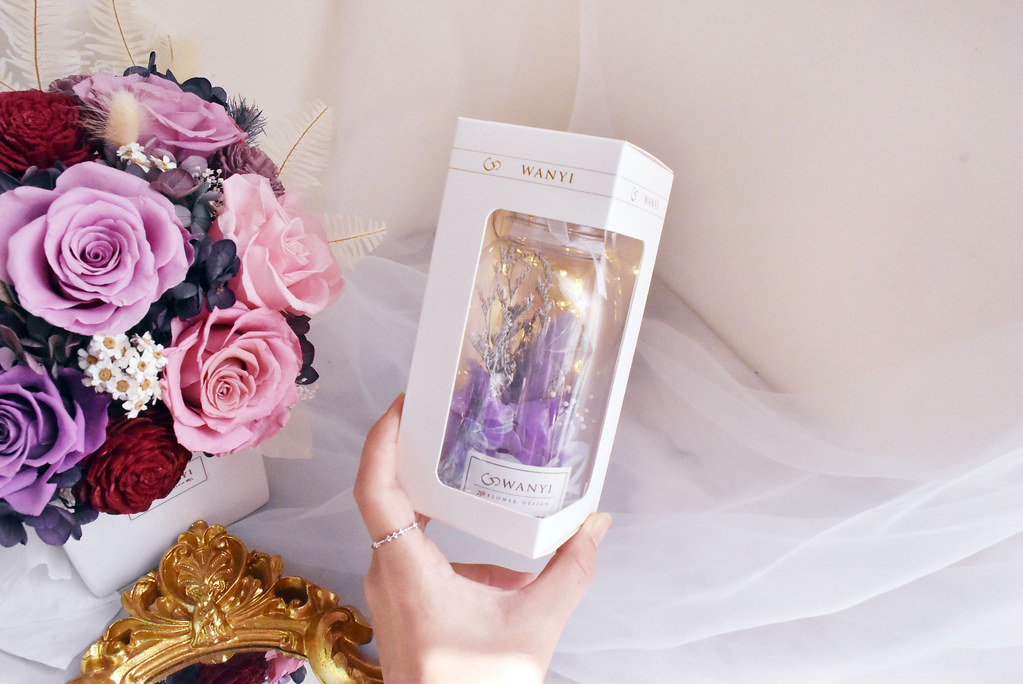 向日葵畢業小花罐 畢業禮物 永生花  乾燥花 向日葵 小夜燈康乃馨 - 乾燥花/永生花 - 植物．花 紅色